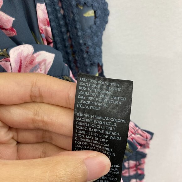 White House Black Market Blouse Large Floral Lace Detail Feminine Preppy Top - Picture 9 of 11